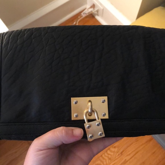 Clutch purse with strap you can keep on Or remove! - Picture 2 of 3